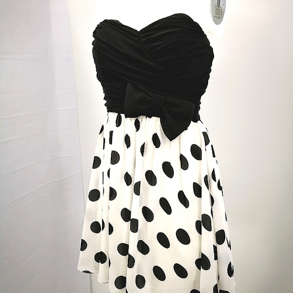 B. Smart Junior’s 3 Black & White Polka Dot Pattern Formal Strapless Mini Dress - Picture 2 of 8